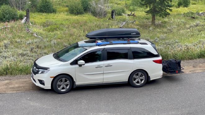 2018 Honda Odyssey in travel mode, parked on the side of the road